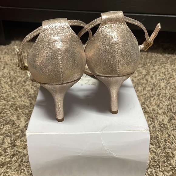David’s Bridal Heel Sandal - Picture 3 of 6